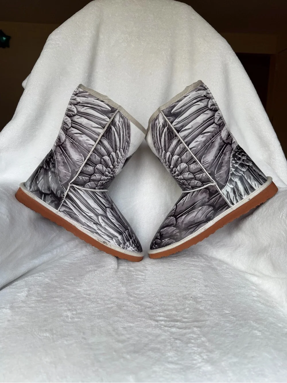 Women’s Winter Boots with Angel Wing Print Plush Fleece Lining Size 40